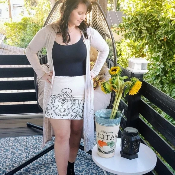 Embellished Mini Skirt size Small - Picture 9 of 10